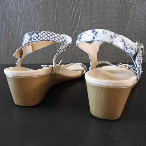 Vionic Nellie Snakeskin Beige Leather Wedge Sandals Size 10 - Picture 5 of 7
